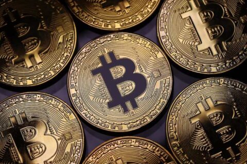کاهش شدید تقاضای نهادی و ETF ها، بیت‌ کوین را وارد فاز تثبیت کرد