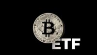سیگنال منفی ETF های بیت کوین؛ خروج ۴۹۷ میلیون دلار سرمایه همزمان با نوسان قیمت